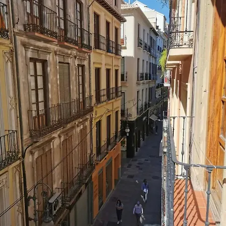 Cozy Close To The Cathedral Apartment