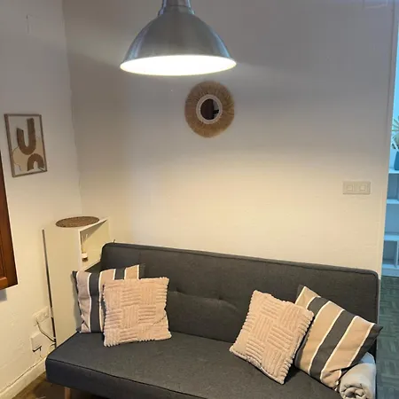 Cozy Close To The Cathedral Apartment *